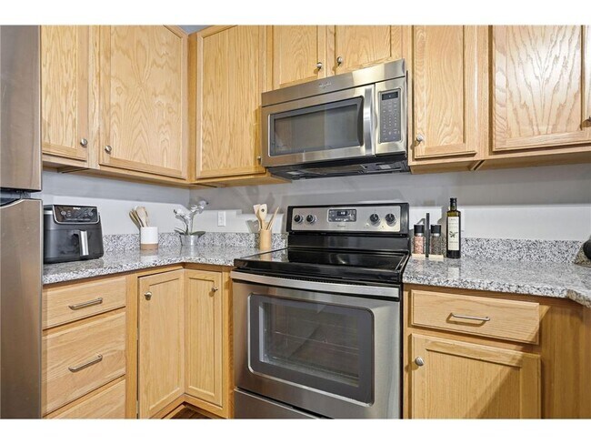 Building Photo - 545 N 1st St