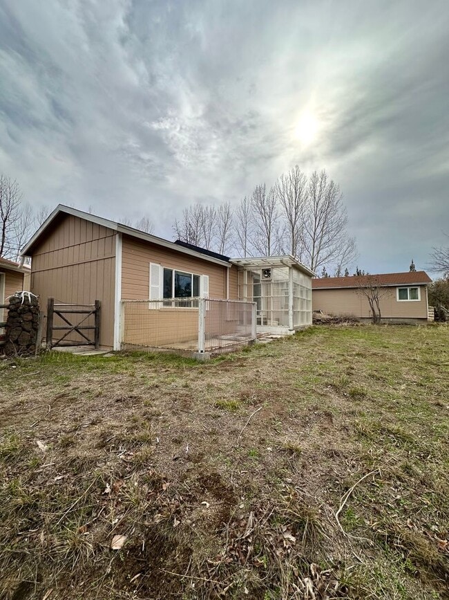 Building Photo - 333 SW 35th St