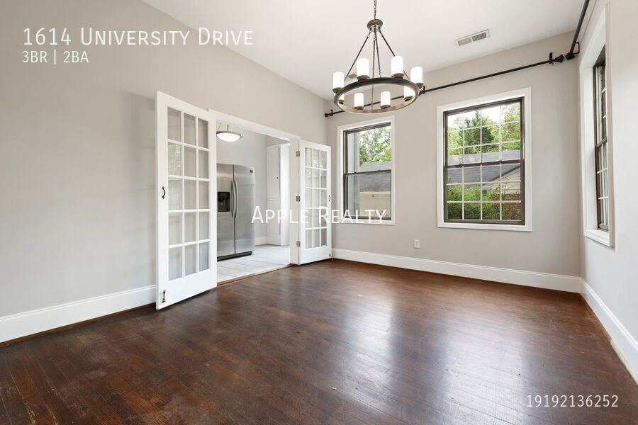Building Photo - 1614 University Dr
