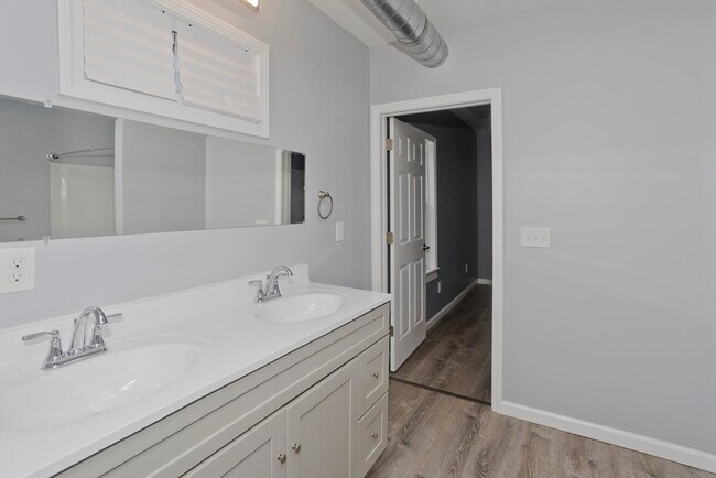 Building Photo - 27 Charbonneau Terrace