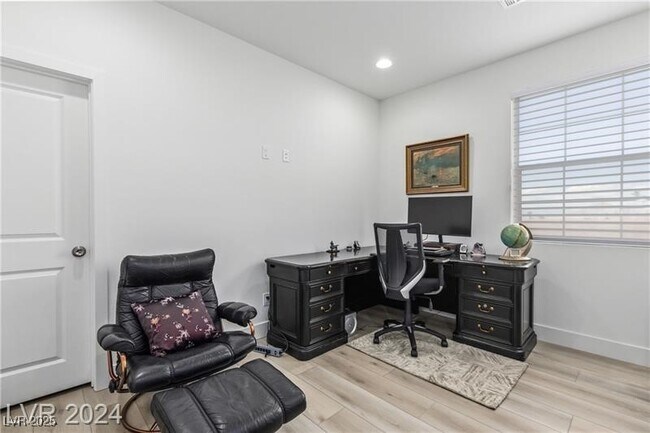 Building Photo - 408 Dalton Crst Ave