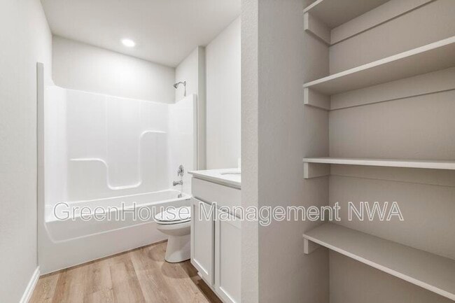 Building Photo - 2401 N Heritage Ranch Dr