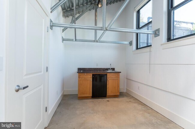 Building Photo - 2328 Champlain St NW
