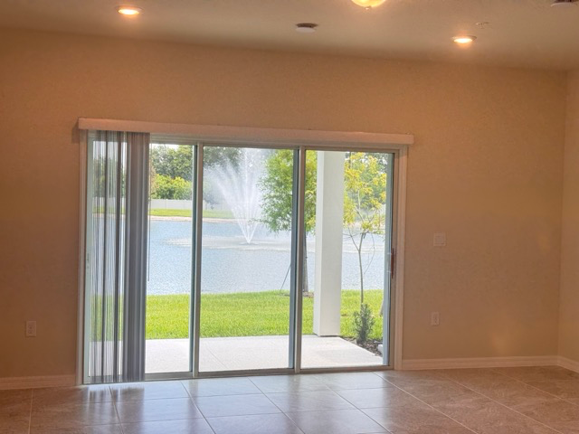 Building Photo - 3122 Emerald Acrs Ln