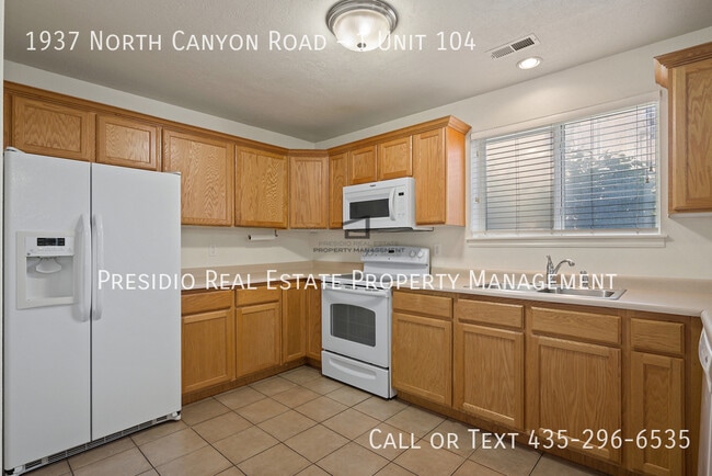 Building Photo - 1937 N Canyon Rd