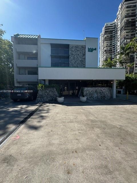 Building Photo - 2201 Brickell Ave