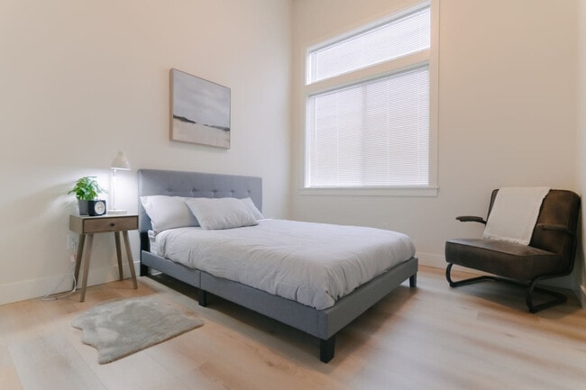 Building Photo - 3505 NE Creston Ave