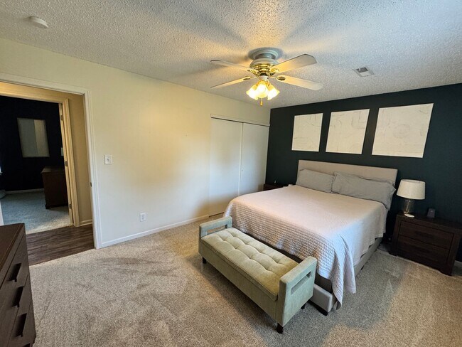 Building Photo - Newly remodeled Eastside home