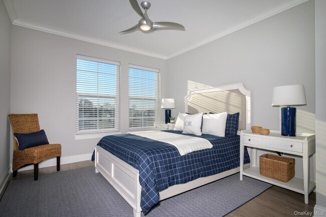 Building Photo - 75 E Hoffman Ave