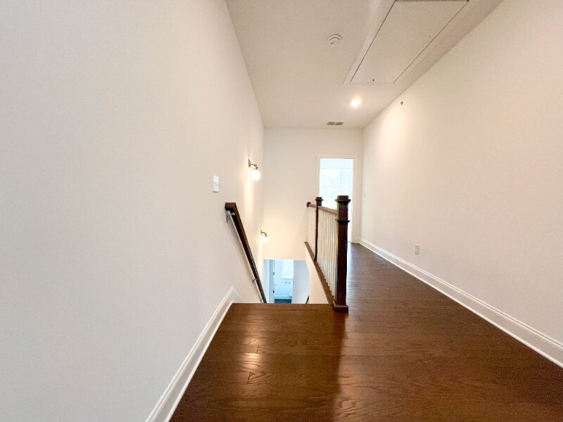 Building Photo - 6605 Beacon Dr
