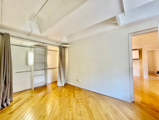 Building Photo - 1643 Cambridge St