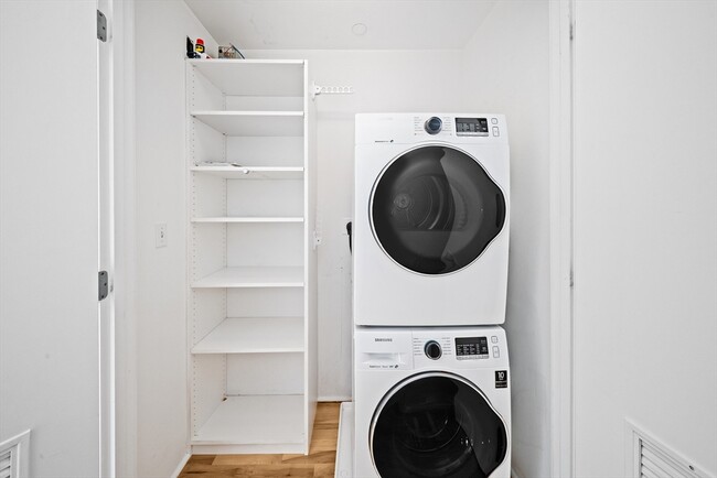 Building Photo - 346 Congress St