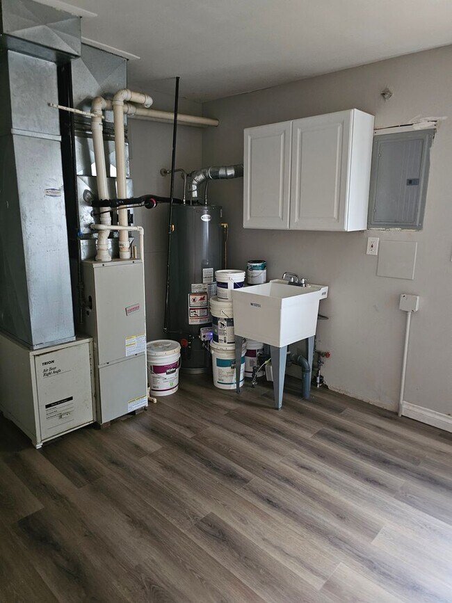 Building Photo - View your new home today