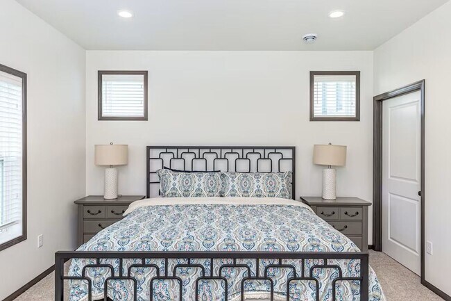 Building Photo - 3-bedroom, 2-bathroom South Fargo Family Home w/ 2 Stall Garage