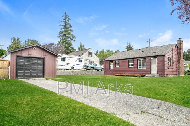 Building Photo - 7306 S 115th St