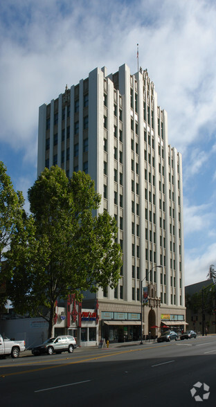 Building Photo - Vintage Tower