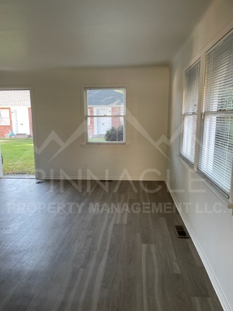 Building Photo - 31 Chicago Ave