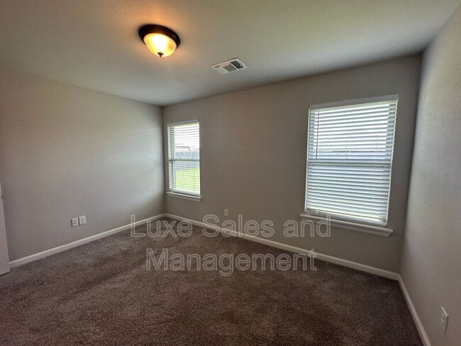 Building Photo - 3404 N W 161st St