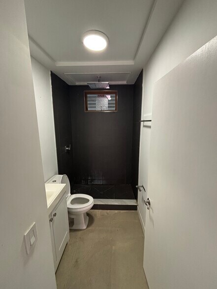 Building Photo - 774 State St