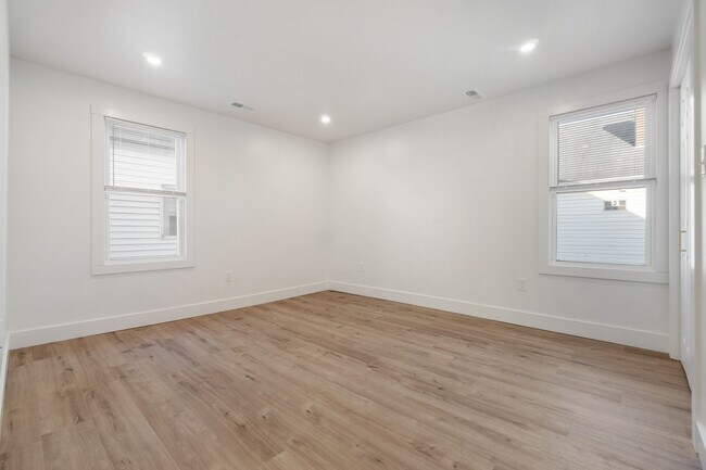 Building Photo - Modern Renovation - Sharpsburg