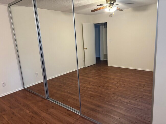 Building Photo - 12415 Archwood St