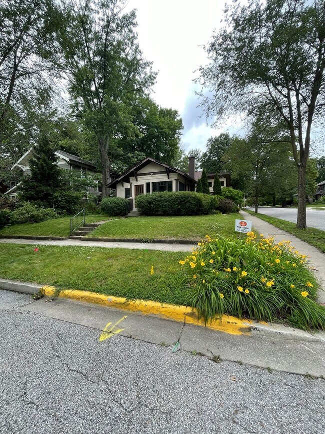 Building Photo - 3 Bedroom House Walking Distance to Purdue University