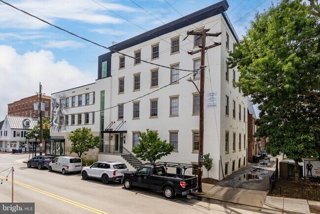 Building Photo - 901 King St