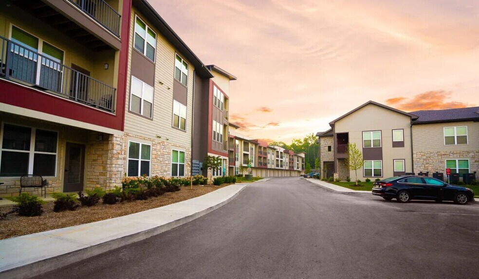 Building Photo - Apex at Perry Crossing