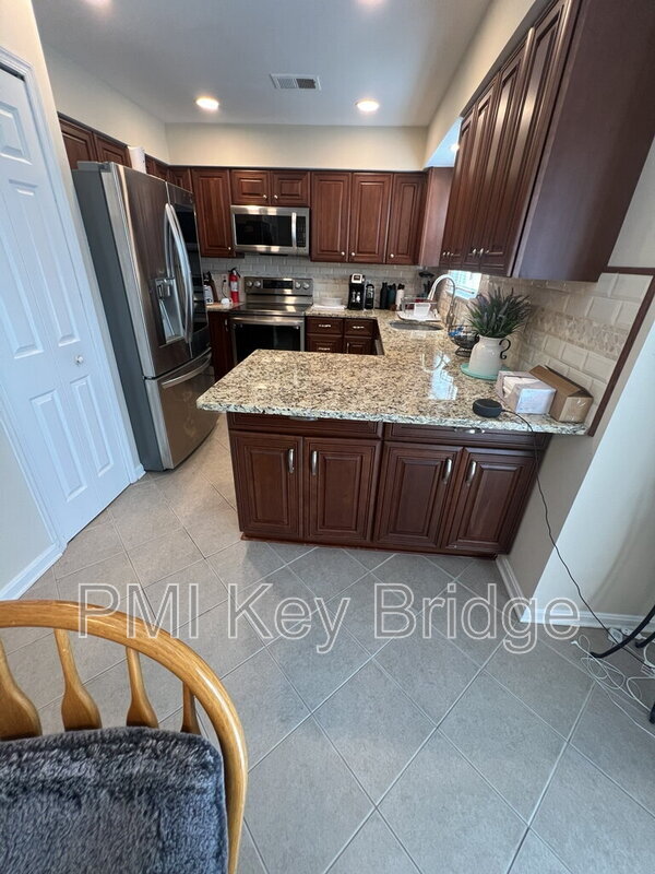 Building Photo - 7427 Salford Ct