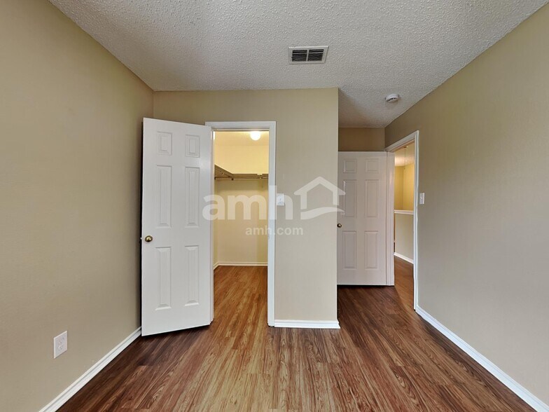 Building Photo - 12206 Rosedown Ln