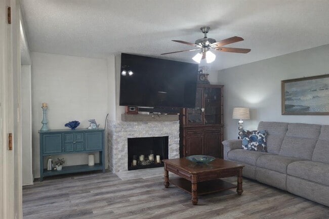 Building Photo - 14521 Catalina Cir