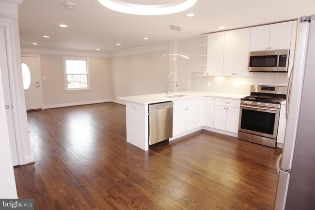 Building Photo - 12307 Chesterton Dr