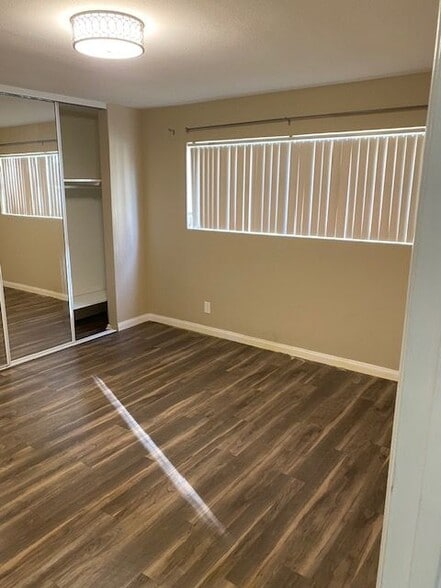 Building Photo - 6701 Wilkinson Ave