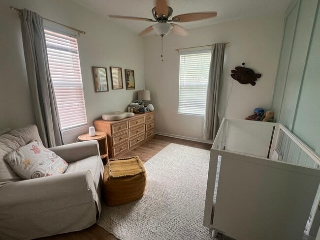 Building Photo - 4661 Astral St