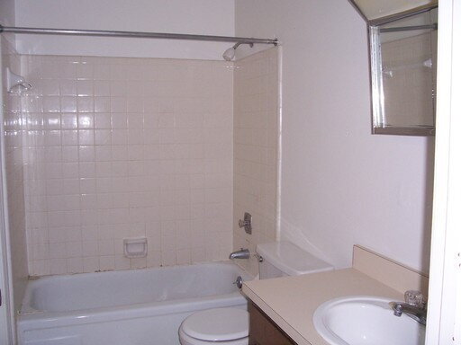 Building Photo - 2/1 On Blairstone Road!