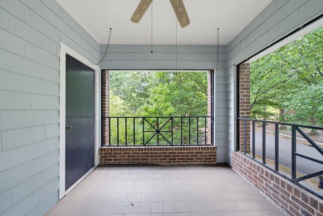 Building Photo - 761 Bishops Park Dr