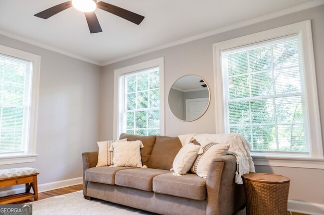 Building Photo - 111 E Screven St