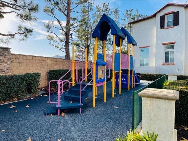 Building Photo - 33590 Willow Haven Ln