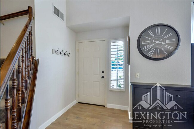 Building Photo - Gorgeous, 4BD/3BA, Home in Esteemed Laguna Neighborhood, Elk Grove, near Kloss Park!