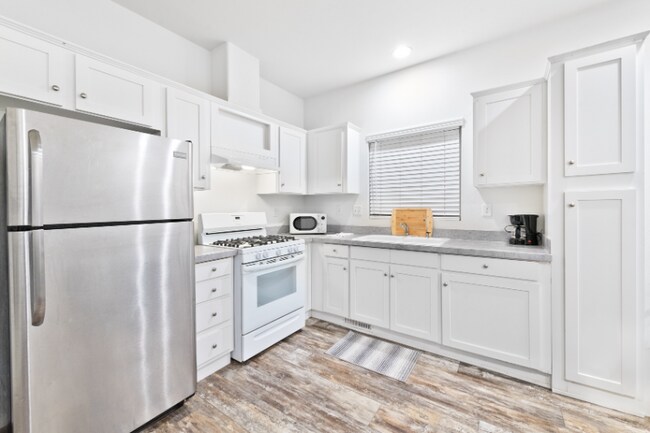 Building Photo - 35312 Santa Fe St