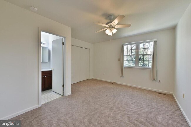 Building Photo - 2205 Ash Grove Rd