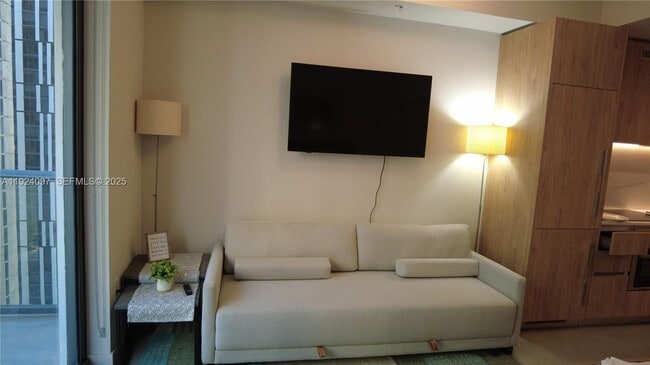 Building Photo - 11 NE 6th St