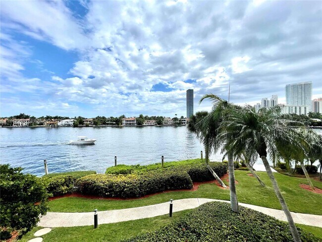 Building Photo - 19707 Turnberry Way