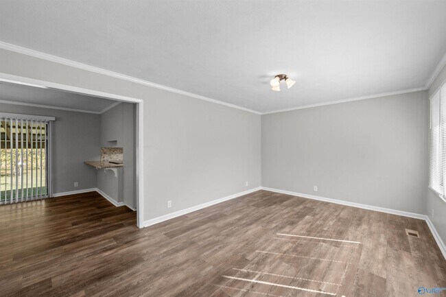 Building Photo - 1007 Heard Ct SE