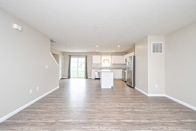 Building Photo - 5697 Julia Kate Dr