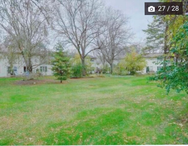 Building Photo - 115 Lakewood Gardens Ln