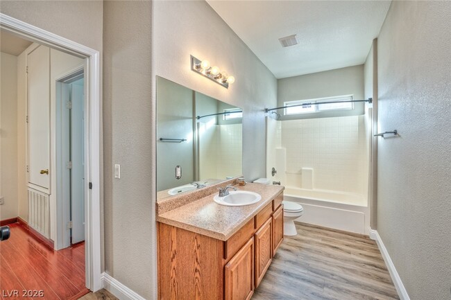 Building Photo - 1539 Laguna Palms Ave