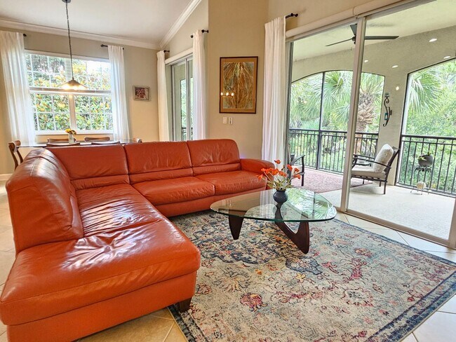 Building Photo - Annual Furnished or Unfurnished 3 Bedroom 2 Bathroom Second Floor Condo in Venetian Golf & River ...