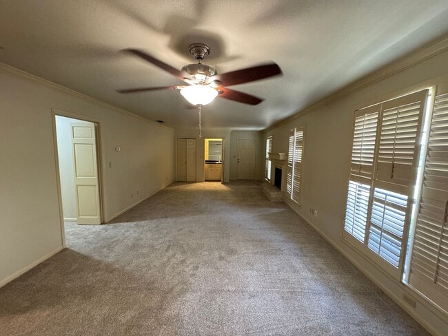 Building Photo - Spacious 2 Bedroom 2 Bath Condo in Alamo H...