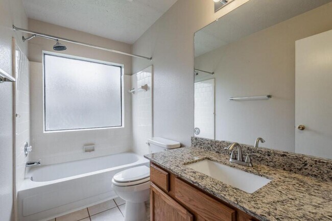 Building Photo - 10418 N Pagewick